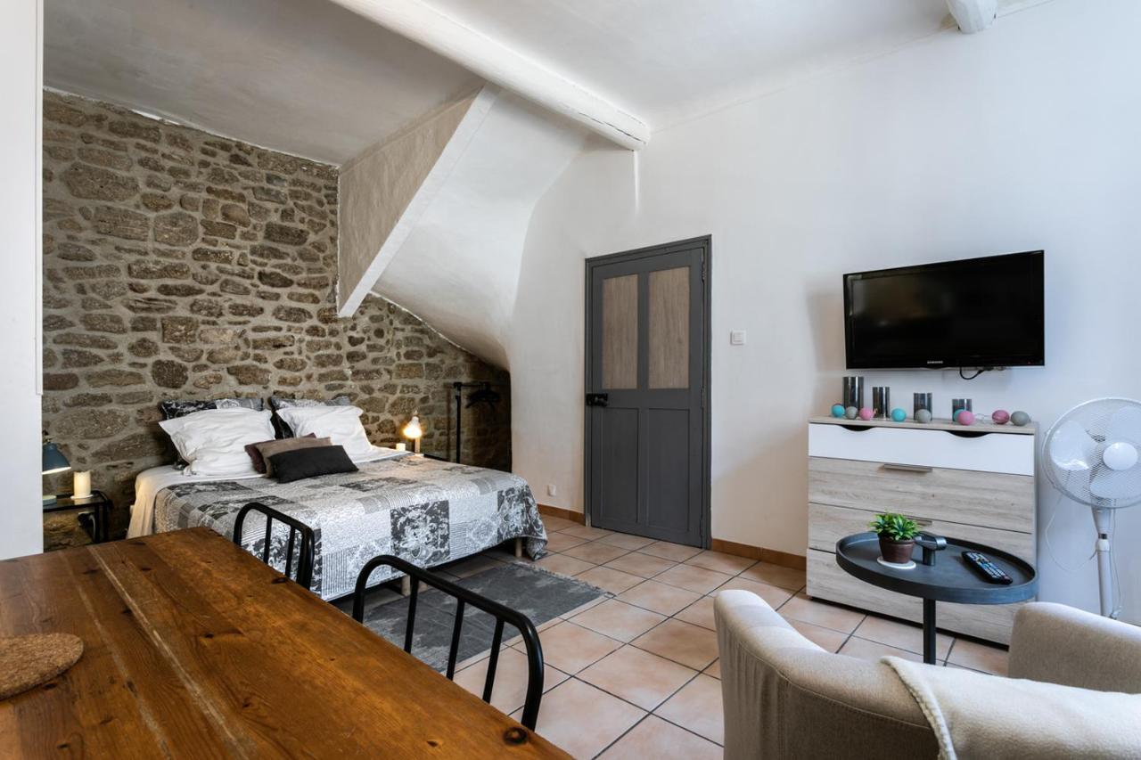 Au Coeur Du Vieux Village Saint-Chamas Esterno foto