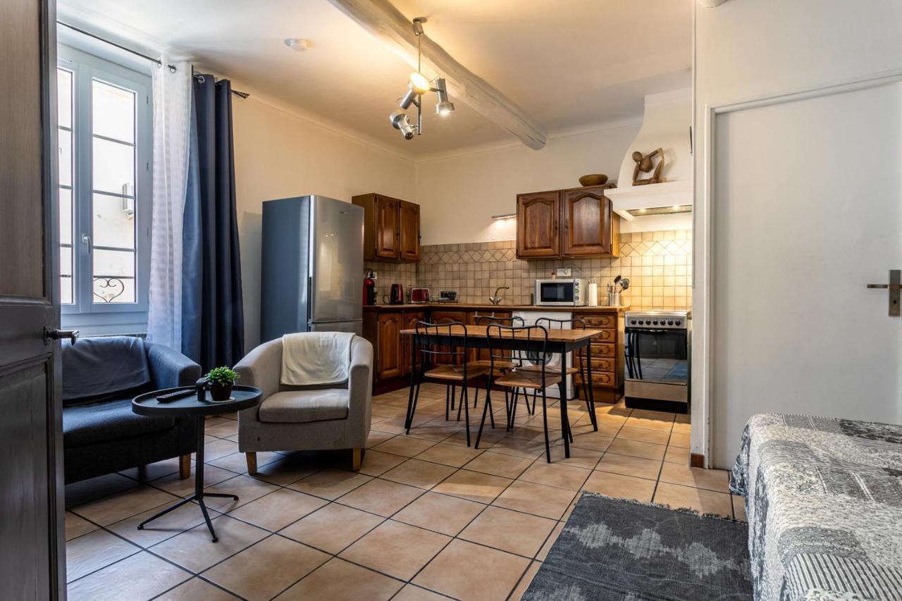 Au Coeur Du Vieux Village Saint-Chamas Esterno foto
