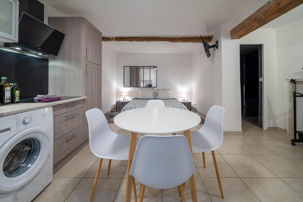Au Coeur Du Vieux Village Saint-Chamas Esterno foto