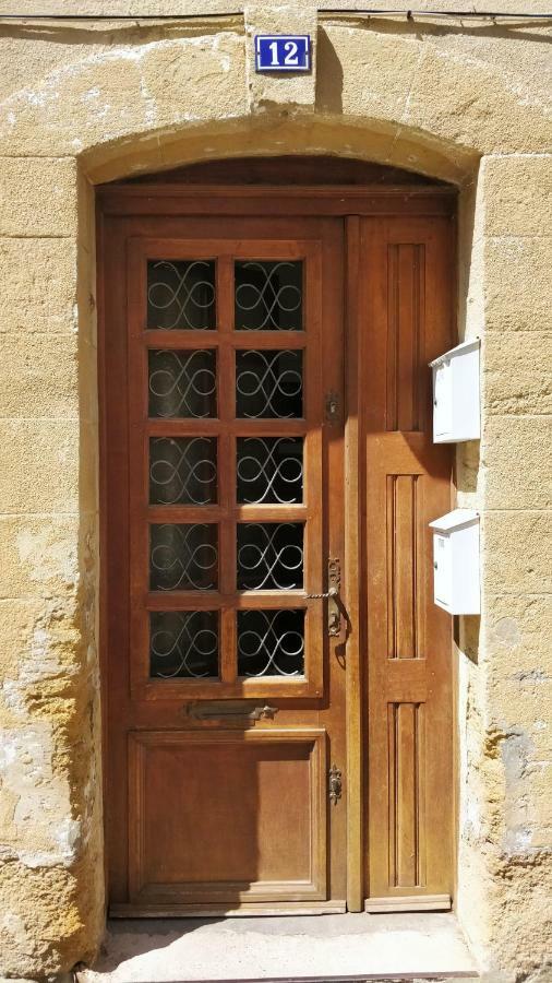 Au Coeur Du Vieux Village Saint-Chamas Esterno foto